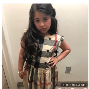 Burberry girls/kids dress fits small this dress